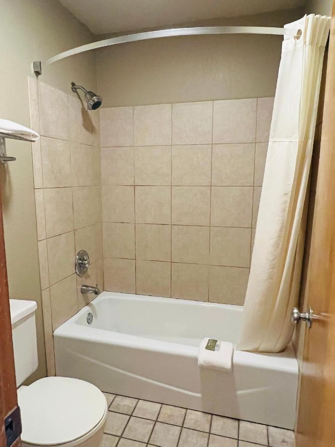 Cattle Country Lodge Stroud Екстериор снимка